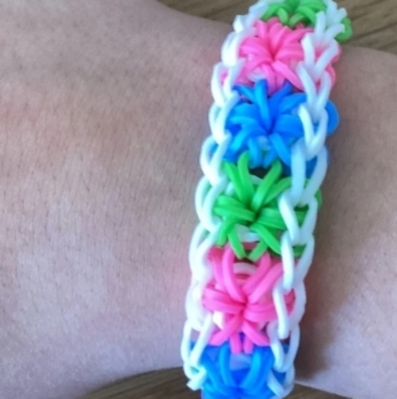 Rainbow Starburst Rainbow loom bracelet - Picture 1 of 2
